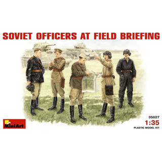 1/35 Soviet Officers At Field Briefing [MI 35027]