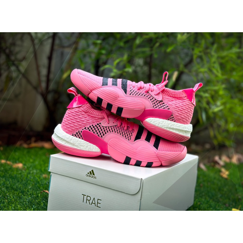 ลดเพิ่ม 30% ทักแชทรับโค้ด Adidas Trae Young 2 Pink Trap House IE1667 ของแท้ ป้ายไทย รองเท้าบาสเกตบอล