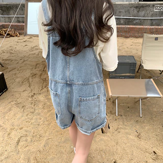 เอี๊ยมยีนส์ขาสั้น ชุดเอี๊ยม ทรงหลวม ขากว้าง ใส่น่ารักมาก