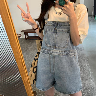 เอี๊ยมยีนส์ขาสั้น ชุดเอี๊ยม ทรงหลวม ขากว้าง ใส่น่ารักมาก