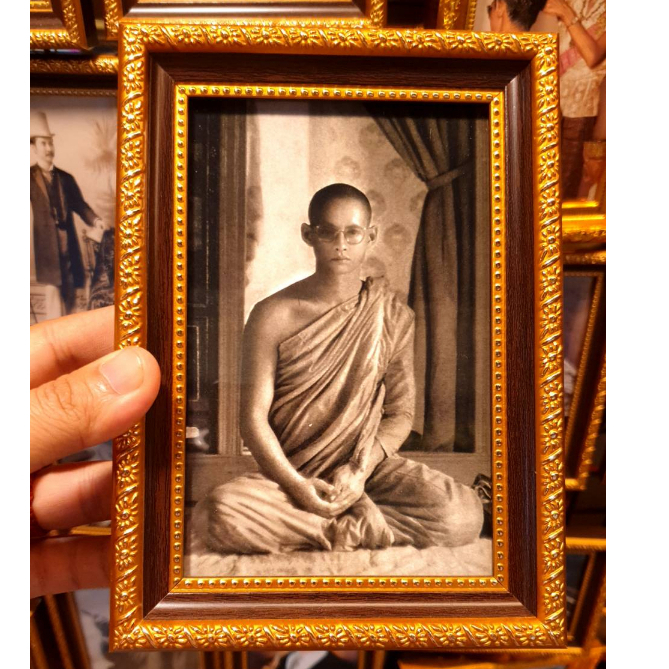 กรอบรูป รัชกาลที่ 9 ขนาด13x19 ซม.