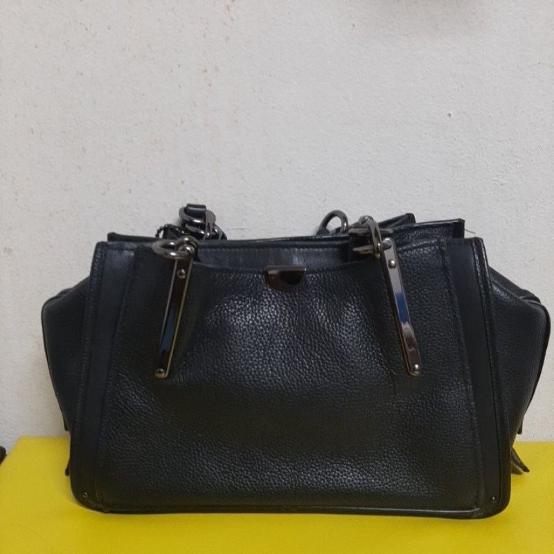 กระเป๋า coach มือสอง