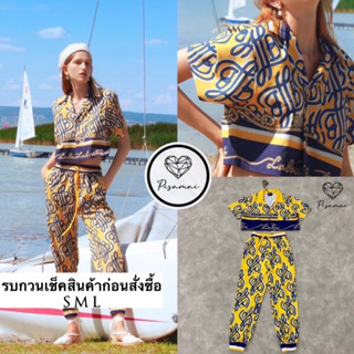 เซ็ตเสื้อเชิ้ตสีเหลืองคาดน้ำเงิน เหมาะเป็น everydaylook น่ารักๆแต่งลายอักษร มาคู่กับกางเกงวอมขาจั้ม ดาราใส่เยอะมากค่า