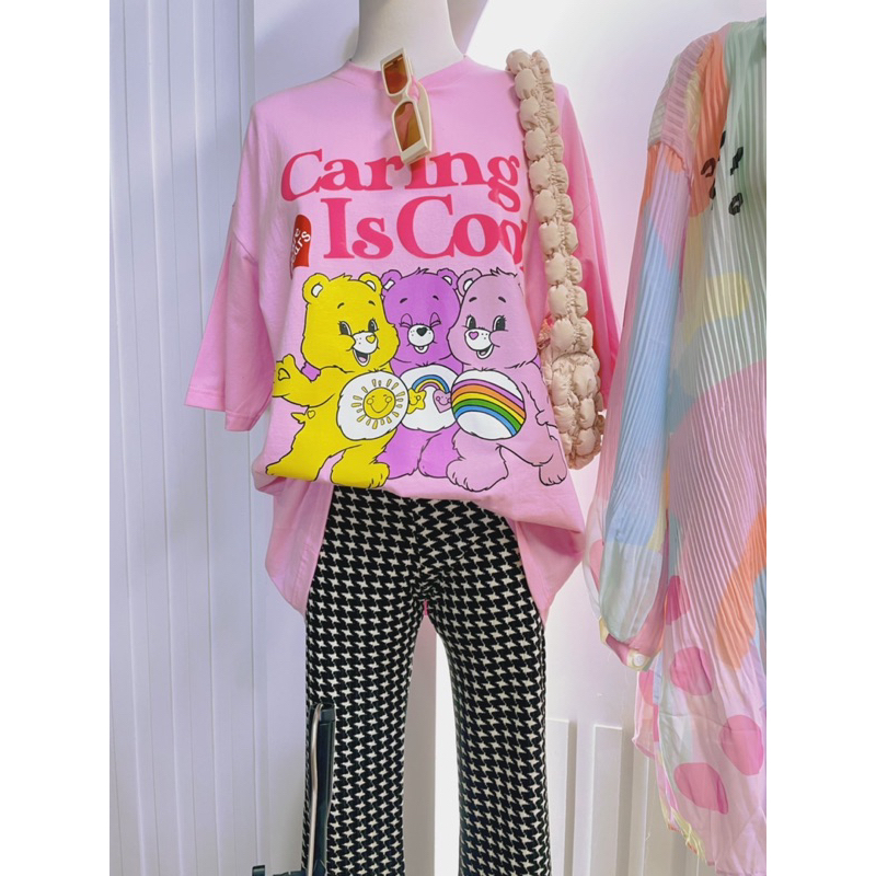 Qcumber เสื้อโอเวอร์ไซส์ ลายแคร์แบร์ ❤️