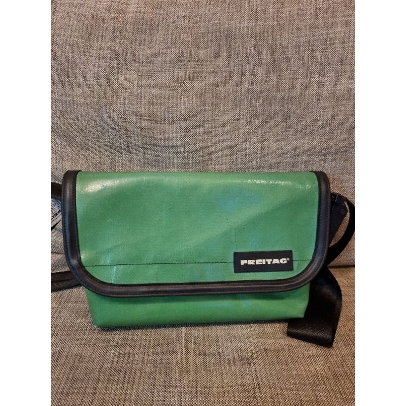 กระเป๋า freitag สีเขียว มือ 2 ส่งต่อราคาถูก