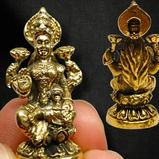 “SHPK”พระแม่ลักษมีเทวีแห่งความรุ่งเรือง งานทองเหลือง 3 ซม บูชาเสริมโชคลาภความรักความสำเร็จความราบรื่นในการทำงาน