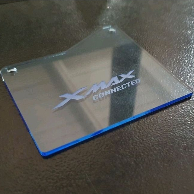 แผ่นกันดีดXmax2023พร้อมน๊อตยึด(มีทุกสี)หนาพิเศษ4มิล