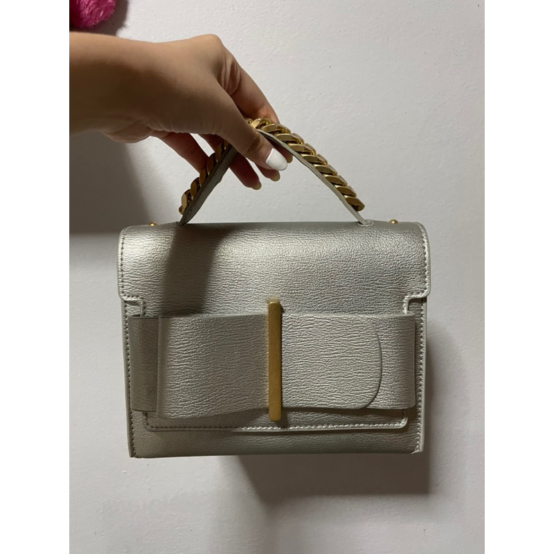 ส่งต่อcharles&keith.