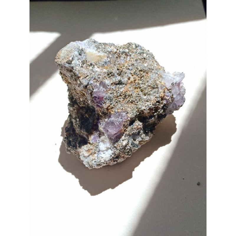 Pyrite + Purple Fluorite | ไพไรต์ + ฟลูออไรต์ สีม่วง น้ำหนัก 130 กรัม ผลึกธรรมชาติ หินธรรมชาติ - Cry