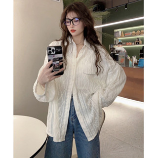LK2993 เสื้อเชิ้ตคลุมผ้าไหมพรมนิ่มๆผู้หญิง สีขาวลายน่ารักๆ แฟชั่นสาวอวบ อก50-60 แขนยาว สไตล์ใหม่
