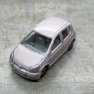 Tomica โมเดลรถเหล็กโทมิก้า TOYOTA VITZ 1999 ท้องเหล็ก เปิดผากระโปรงได้