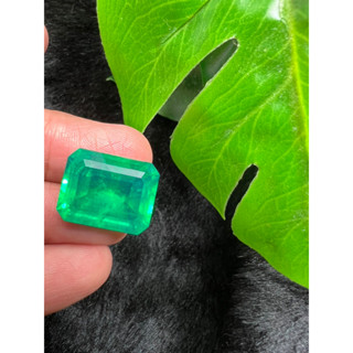 มรกต พลอย Columbia โคลัมเบีย Green Emerald very fine lab made shape 17x13 มม mm...13 กะรัต carats