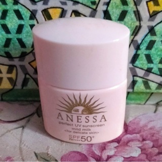 ครีมกันเเเดด  Anessa Sizemini Spf 50+ค่ะ