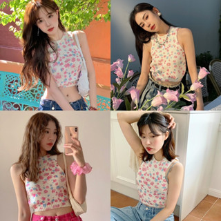 ครอปแขนกุดไหมพรมลายดอกไม้ Pinkflower knit top