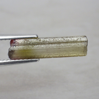 พลอย ก้อน ดิบ ทัวร์มาลีน ธรรมชาติ แท้ ( Unheated Natural Rough Tourmaline ) หนัก 3.18 กะรัต