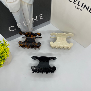 TRIOMPHE LARGE HAIR CLIP กิ๊บหนีบผมขนาดกลาง โลโก้ทรีออม ลายสัญลักษณ์ ขนาด 8 ซม. พร้อมส่งที่ไทย ไม่ต้องรอนาน