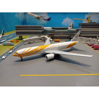 โมเดลเครื่องบิน JC Wings [LH4255A] 1:400 Nok Scoot B777-200ER HS-XBF