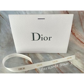 ถุงของขวัญ Dior แบบครัชถือ 24cm พร้อมโบว์