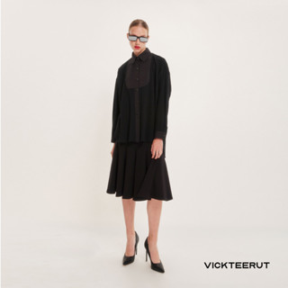 VICKTEERUT Tuxedo Bib Long Sleeve Oversi เสื้อแขนยาว ทรงโอเวอร์ไซส์