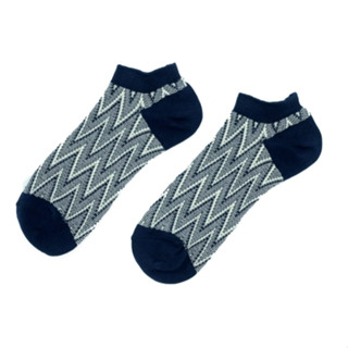 ถุงเท้า COMFY SOCKS Classic Zig Zag Ankle Socks - Navy ลวดลายถุงเท้าสวยงาม เหมาะสำหรับใส่กับรองเท้าบูต และรองเท้าผ้าใบ