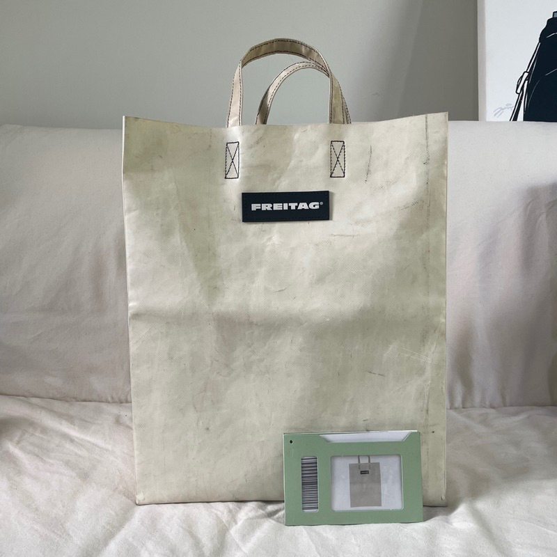 กระเป๋า Freitag F52 MIAMI VICE สีขาว ของแท้ 100%