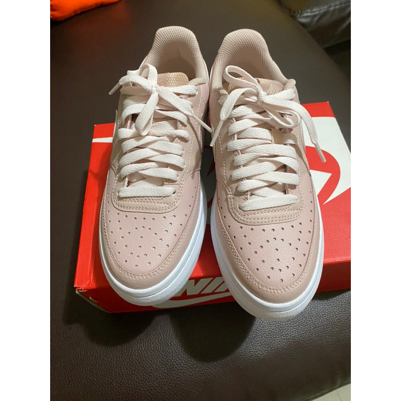 รองเท้า Nike Court Vision Alta