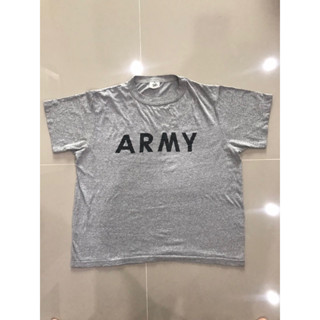 เสื้อยืด ARMY PT. รุ่นเก่าหายาก  มือ2  เเท้กองทัพ US. ไซค์ L. อก 23  ยาว25  สภาพสวยงาม ราคา  490 บาท