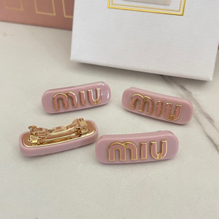 👛ของแท้💯% New! Miu Miu Hairclip ราคาต่อคู่ (❗️เช็คสต็อคก่อนสั่งอีกทีนะคะ📲)