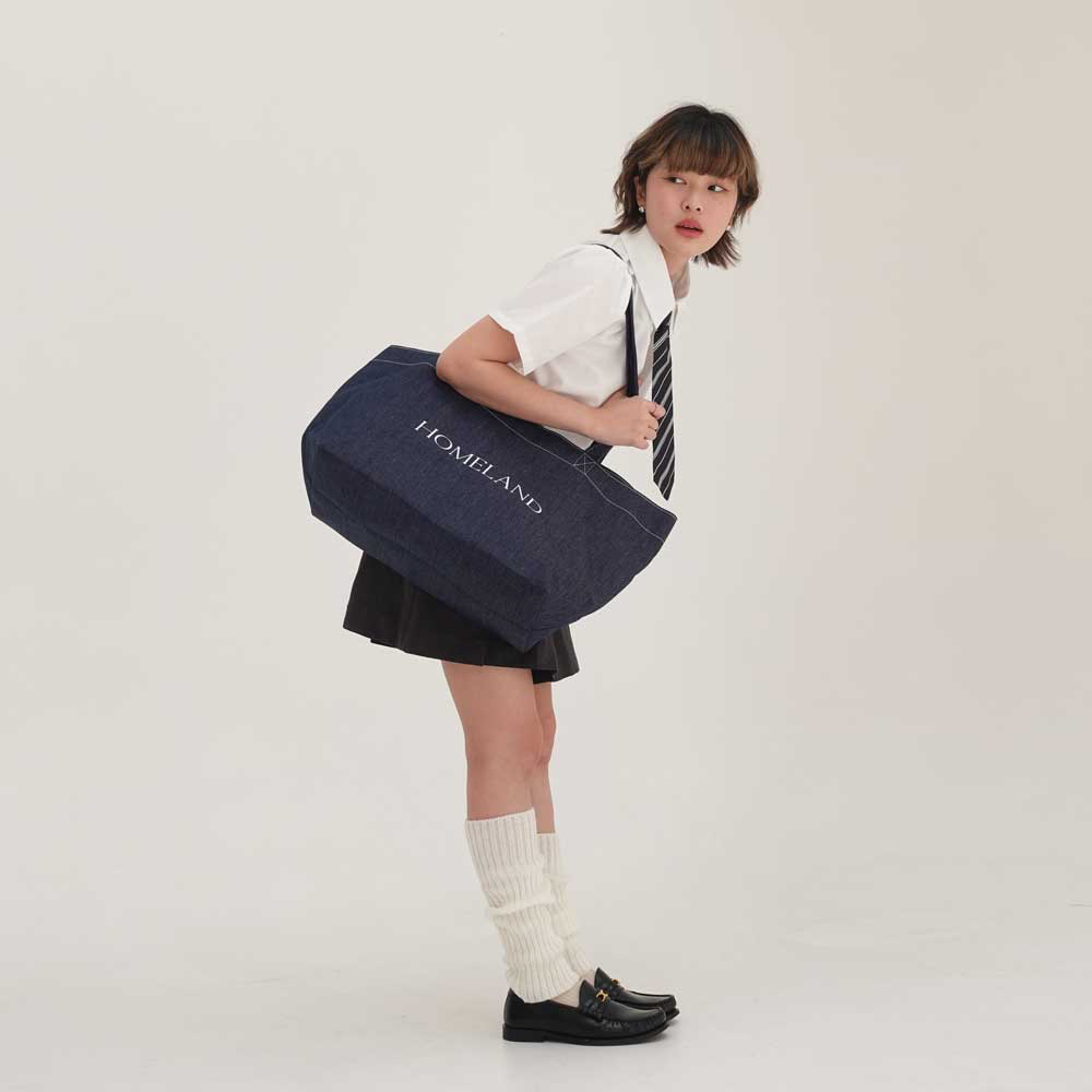 HOMELAND ♡ DENIM - กระเป๋าผ้ายีนส์ 3สี สกรีนลายสองด้าน มีฐานรองทรง มีแม่เหล็ก (Large)