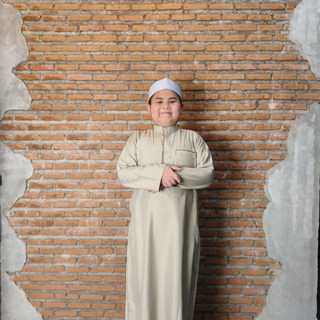 โต๊ปเด็กชายแขนยาว ผ้าใส่สบาย มีลายปักเล็กน้อย ที่เข้ากับสีขอ…