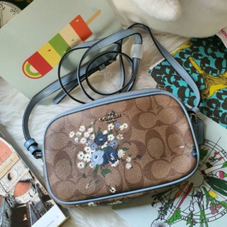 สะพายข้าง COACH CROSSBODY POUCH IN SIGNATURE CANVAS WITH FLORAL BUNDLE PRINT