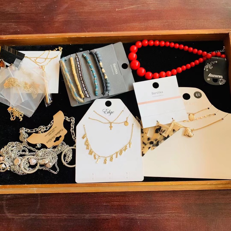 🇺🇸สินค้ารวมยอดตาม*ราคาที่ชำระ 298,350,398-798🛍️ Guess💜