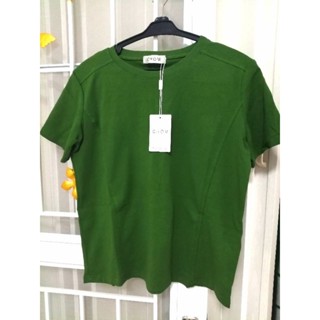 เสื้อ CHOM อก40" ยาว22.5" มือ1 สีสวยมากค่ะ