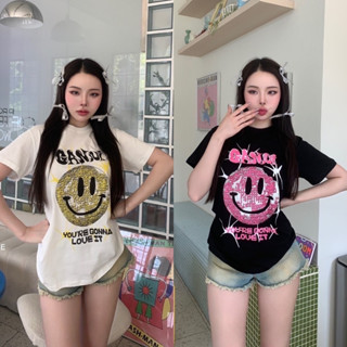 𝑁𝑒𝑤✨"Ganni smile t-shirt”🪩💛💕 (320฿ฟรีส่ง) เสื้อยืดลายใหม่ล่าสุด งานชนช็อปไปเลยค้า น่ารักสุดๆ เนื้อผ้าดี ลายสกรีน valen