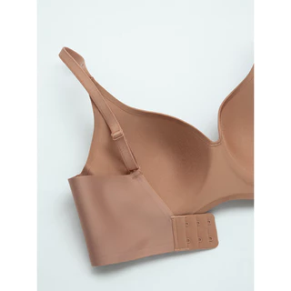 Sabina เสื้อชั้นใน Invisible Wire (ไม่มีโครง) รุ่น Perfect Bra รหัส SBD97701C4 สีเนื้อแทน