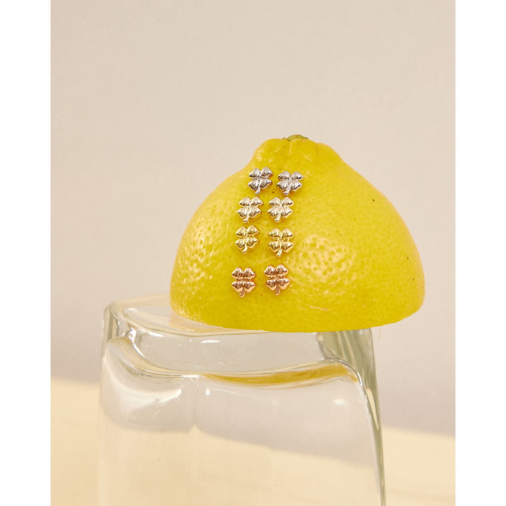 Julys - clover stud earrings