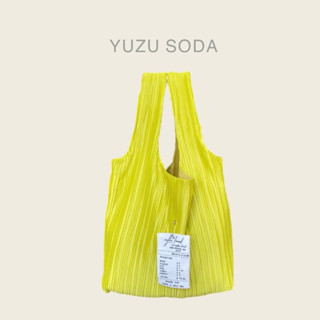 Wyllabrand กระเป๋าผ้าพลีท Yuzu Soda