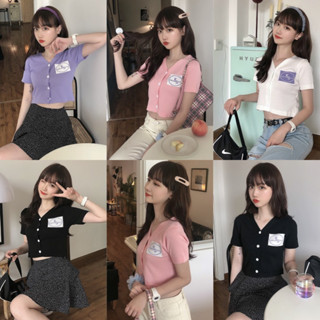 ใหม่ LK9549 ⭐️cute⭐️ เสื้อครอปแบบติดกระดุม หน้าวี แขนสั้น เสื้อคารดิแกนน่ารักสไตล์เกาหลีคิ้วๆ free size 💚❤💙💜