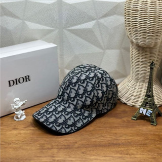 หมวก  Dior    งานออริเทียบแท้ พร้อมกล่อง