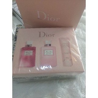 Gift Set 3in1 Miss Dior Foaming Shower Gel Miss Dior Eau de Parfum Body Milk6.8oz/200 ครีมทามือ MISS DIOR