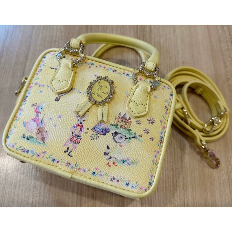 กระเป๋าสะพายข้าง lyn around ใบจิ๋ว น่ารักๆ🐤