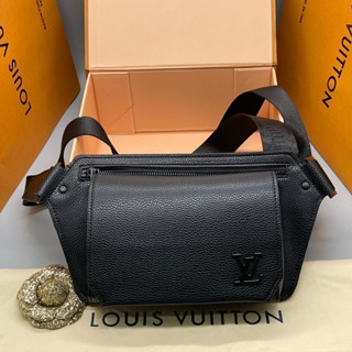 กระเป่าสะพายข้าง  Louis Vuitton งานออริหนังแท้* size 23cm