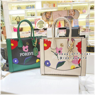 LYN กระเป๋าสะพายข้าง รุ่นแม่ชม Lola Tote S  :   LL23FBF076 ชอปแท้ 100% พร้อมถุงผ้า และถุงกระดาษ