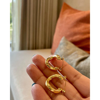 𝐴𝑆𝐻𝐼𝑅𝐴 (18k gold plated) ต่างหูห่วง twisted gold hoops earrings