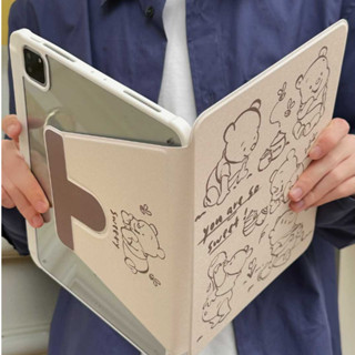 ⚡พร้อมส่ง⚡เคสไอแพด Gen9 Air5 เส้น หมีพูห์ Disney 10.9 360°อะคริลิค ช่องใส่ปากกาขวา เคส ipad Pro 11 air4 air3 10.5 Gen8/7