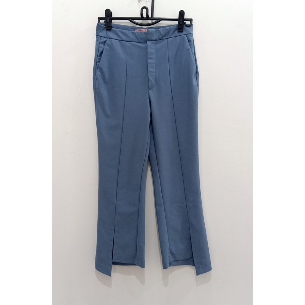 กางเกงสตรีสีฟ้าสวย Be on Fleek เอว 28" สะโพก 36" ยาว 47"