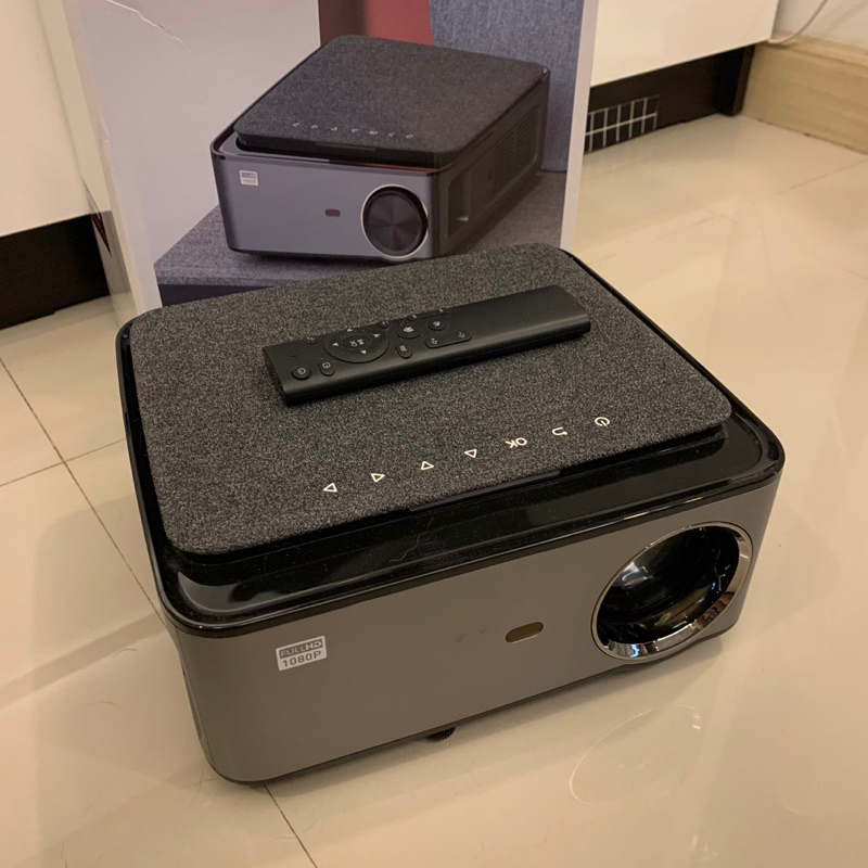 [มือสอง ใหม่มาก] โปรเจคเตอร์ Rigal RD828 ระบบ Android tv ฉายได้ 200” สว่างมาก อุปกรณ์ครบกล่อง