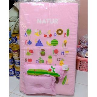 NATUR เนเจอร์ ชุดที่นอนฟองน้ำ ที่นอนเด็ก ขนาด 22x 36x2.5นิ้ว (ใน1ชุด มี 3ชิ้น เบาะนอนฟองน้ำ,หมอนหนุน,หมอนข้าง)