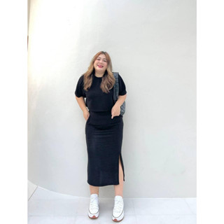ส่งฟรี ชุดเซต2ชิ้น เสื้อครอป กระโปรงเอวสูงผ่าข้าง ไซส์ใหญ่ ชุดเซตสุดคุ้ม จับใส่ได้บ่อย ชุดเดียวสวยจบครบ bigsize