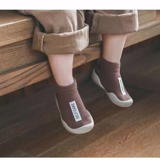 SELF05 รองเท้าเด็กวัยหัดเดิน รองเท้าเด็กหัดเดินข้อสั้น นุ่ม อบอุ่น และทนทาน มี 5 สีให้เลือก